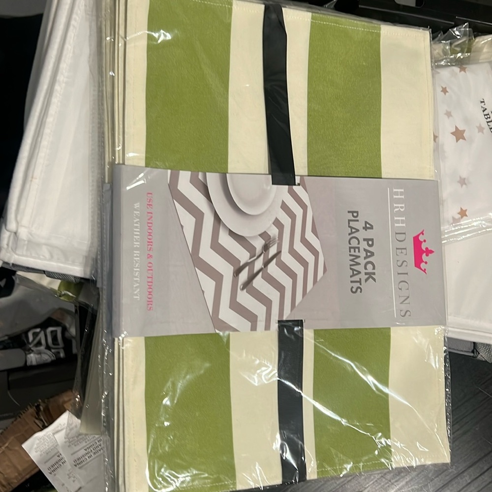 4 pack indoor outdoor weather resistant place mats NWT